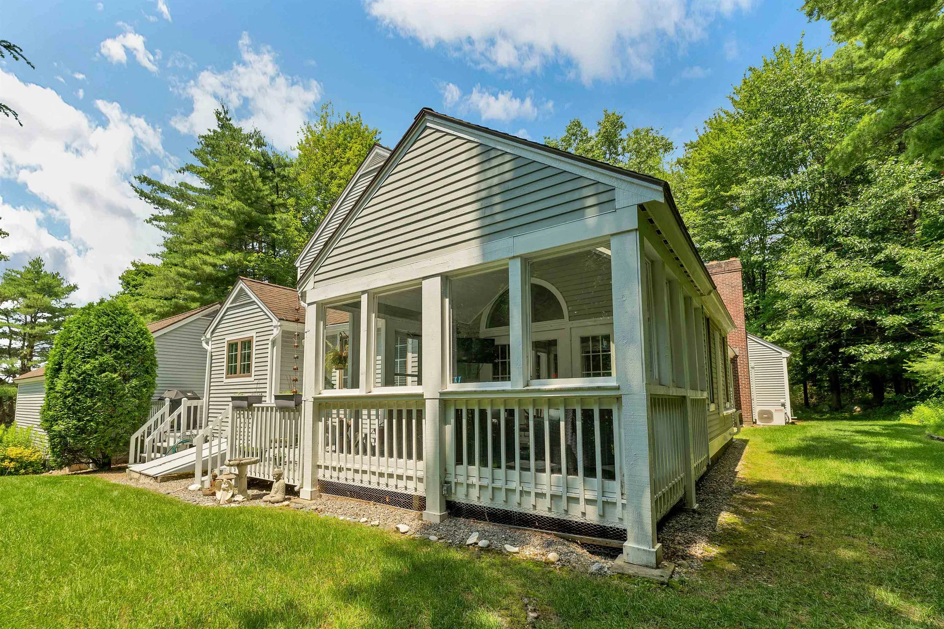 Laconia NH 03246
