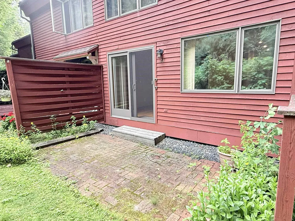 23 Robin Way Brattleboro VT 05301