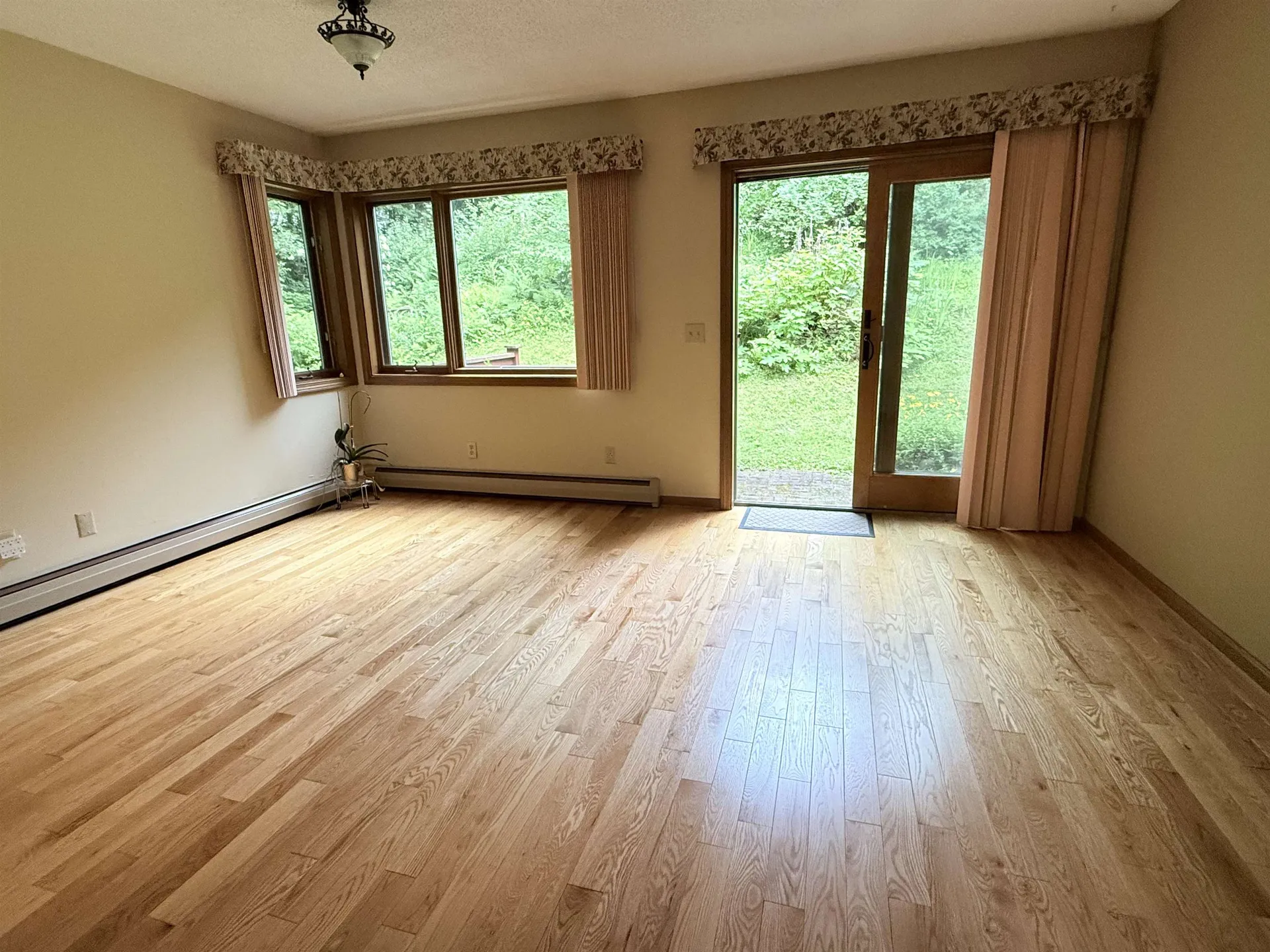 23 Robin Way Brattleboro VT 05301