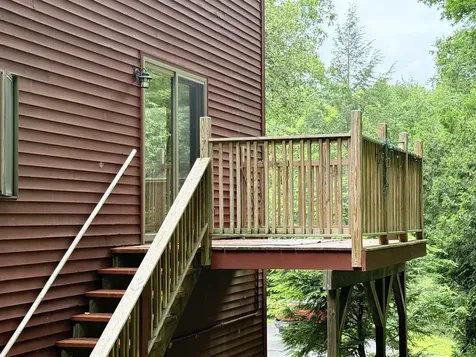 23 Robin Way Brattleboro VT 05301