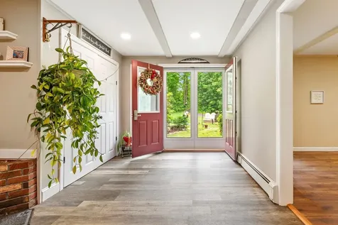 13 Old Winslow Road Wilmot NH 03287