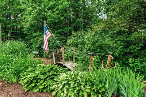 13 Old Winslow Road Wilmot NH 03287