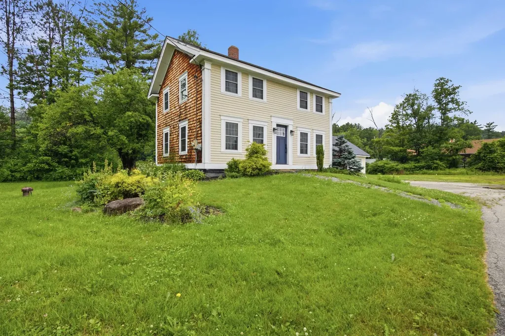 8 River Road Plymouth NH 03264
