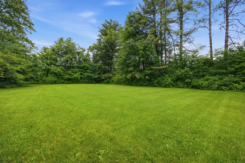 8 River Road Plymouth NH 03264