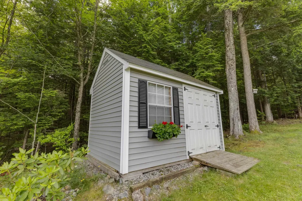 226 Hobart Hill Road Hebron NH 03241