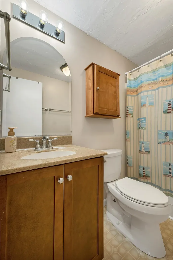 21 Spruce Street Laconia NH 03246
