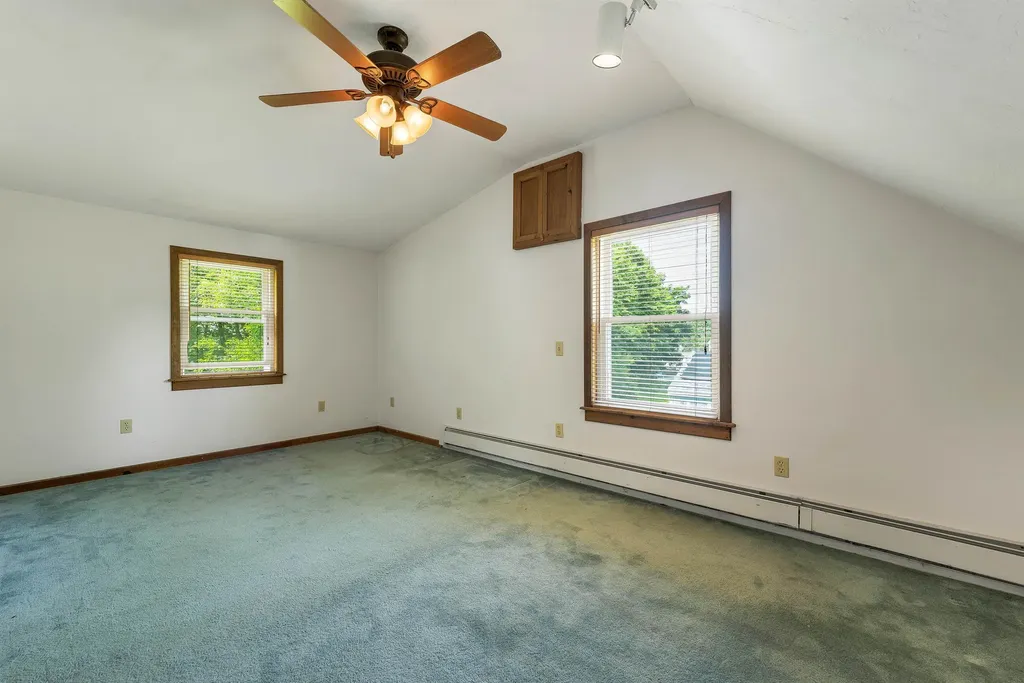 21 Spruce Street Laconia NH 03246