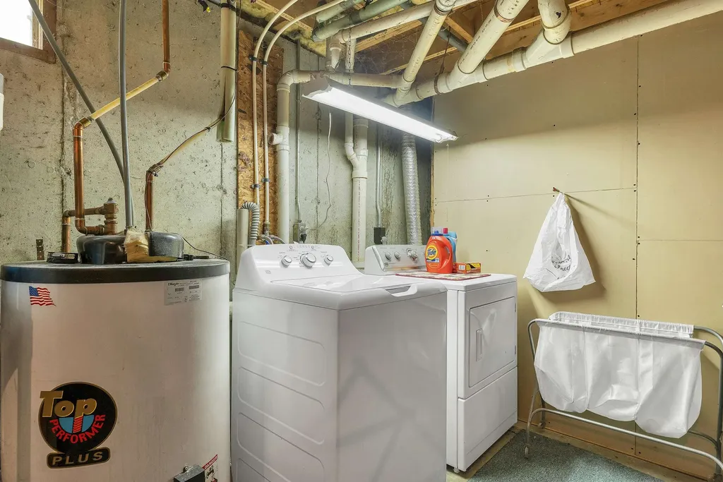 21 Spruce Street Laconia NH 03246