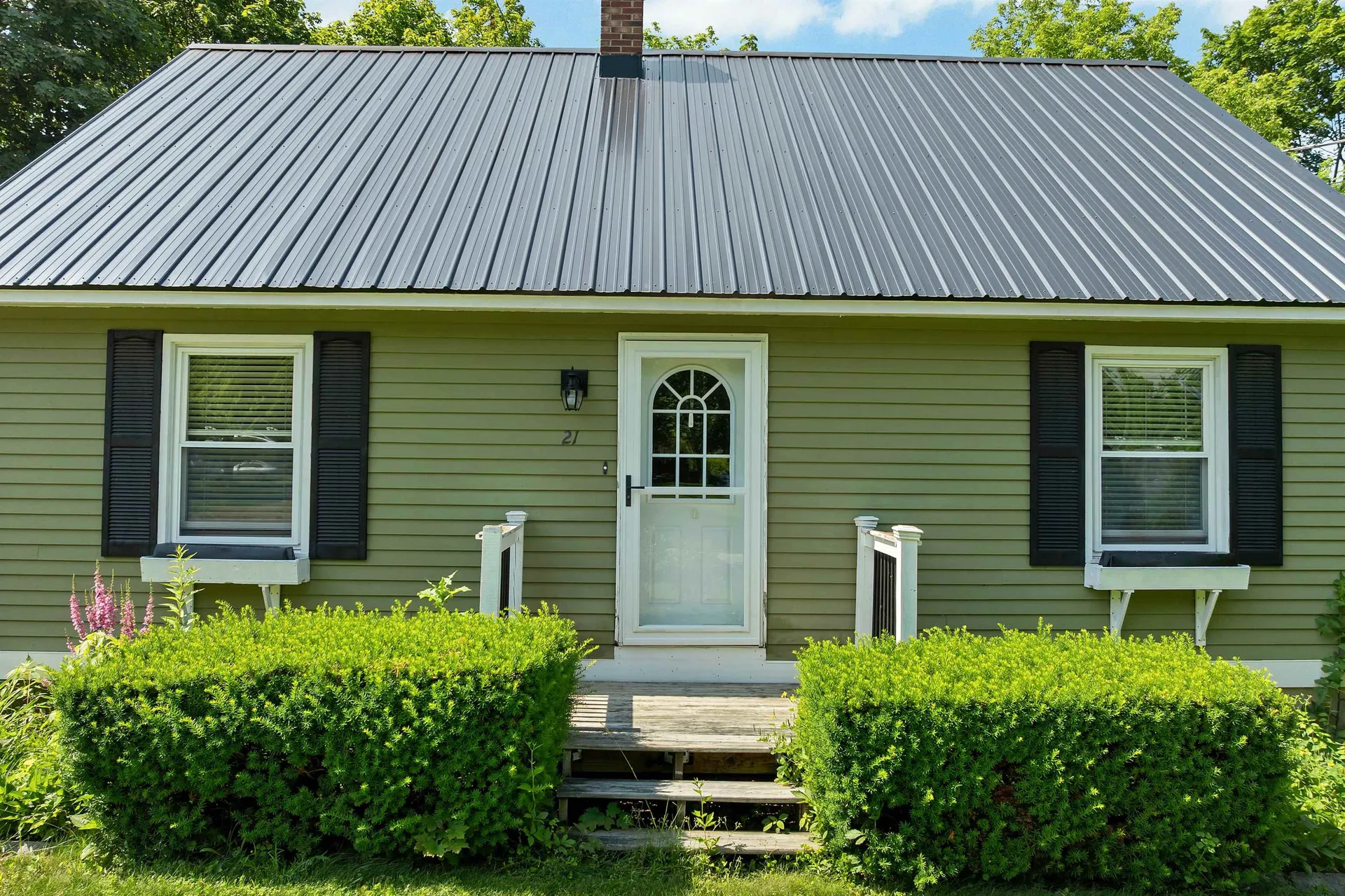 21 Spruce Street Laconia NH 03246