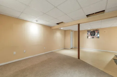 21 Spruce Street Laconia NH 03246
