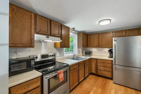 21 Spruce Street Laconia NH 03246