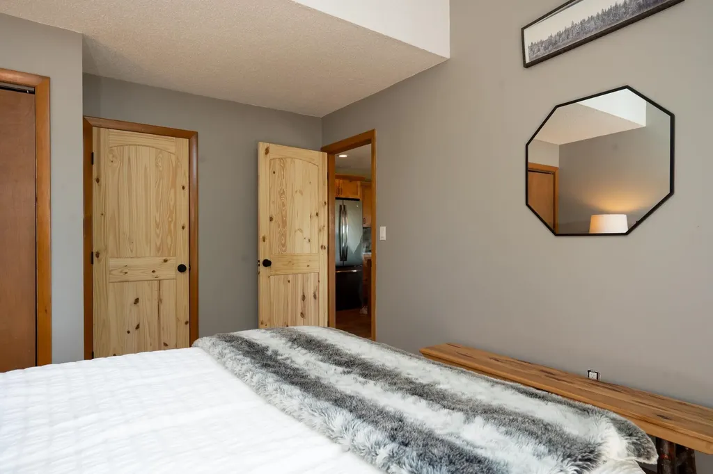 95 Hemlock Drive Londonderry VT 05343