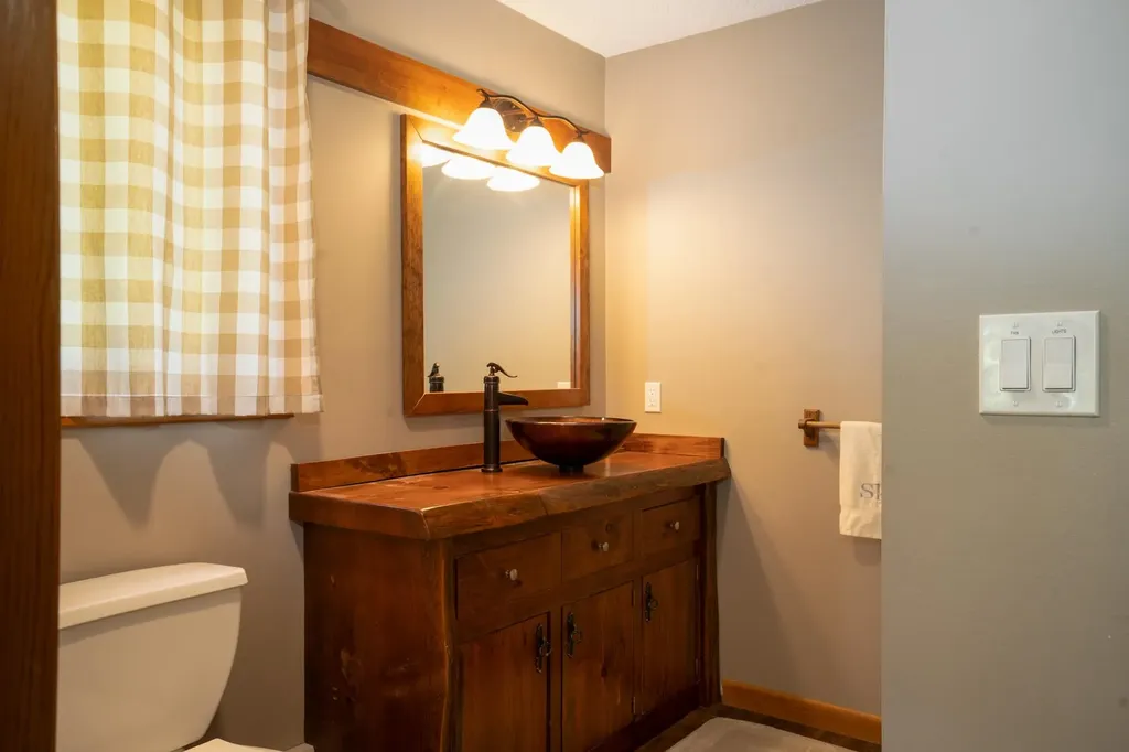 95 Hemlock Drive Londonderry VT 05343