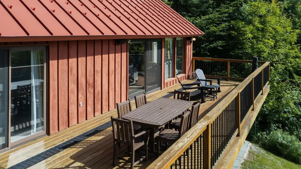 95 Hemlock Drive Londonderry VT 05343