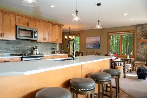95 Hemlock Drive Londonderry VT 05343