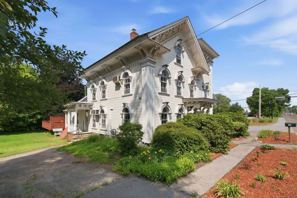 386 Pembroke Street Pembroke NH 03275