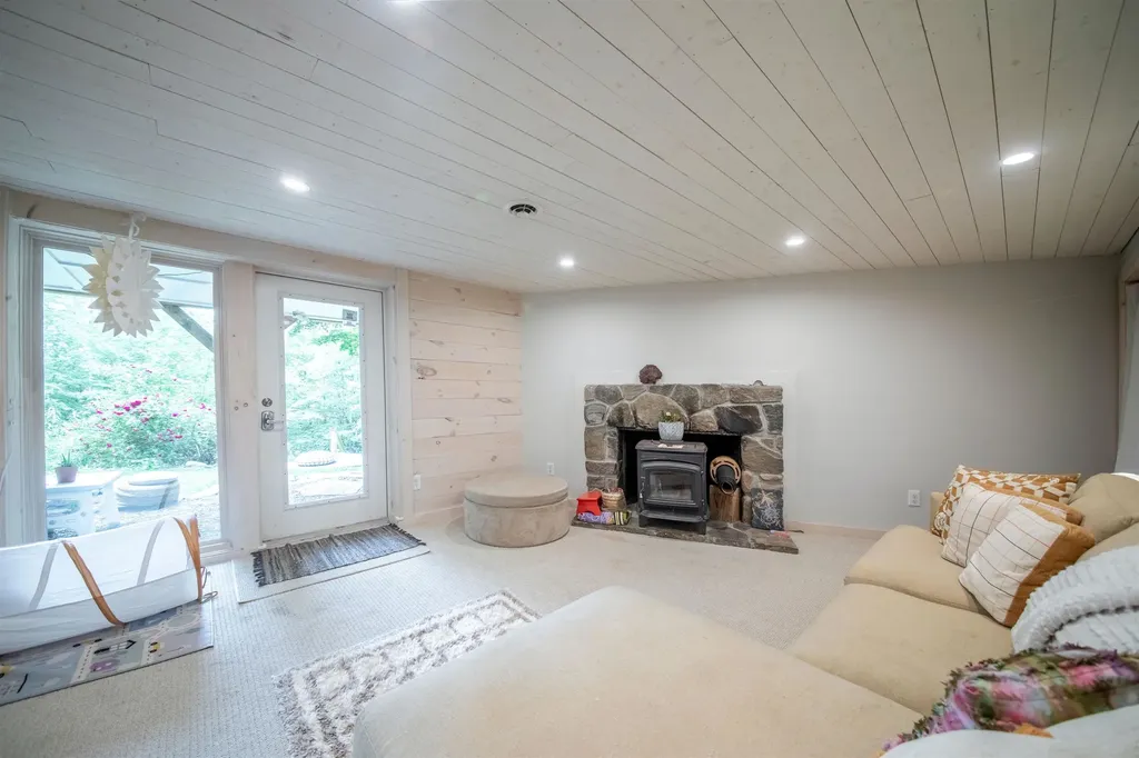 239 Harwood Place Townshend VT 05353