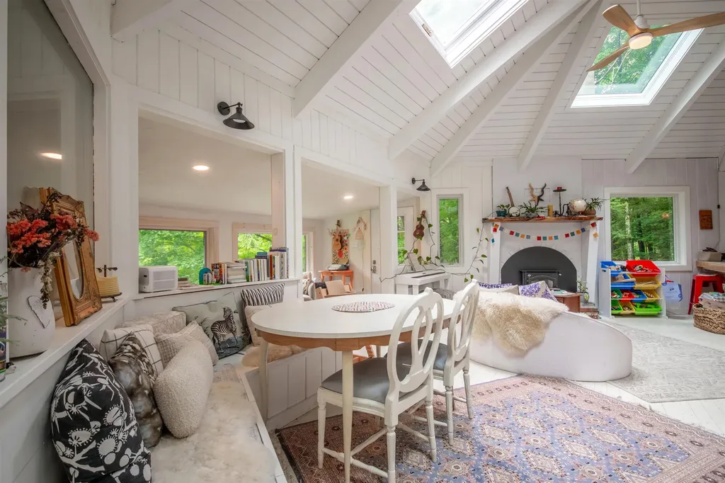 239 Harwood Place Townshend VT 05353