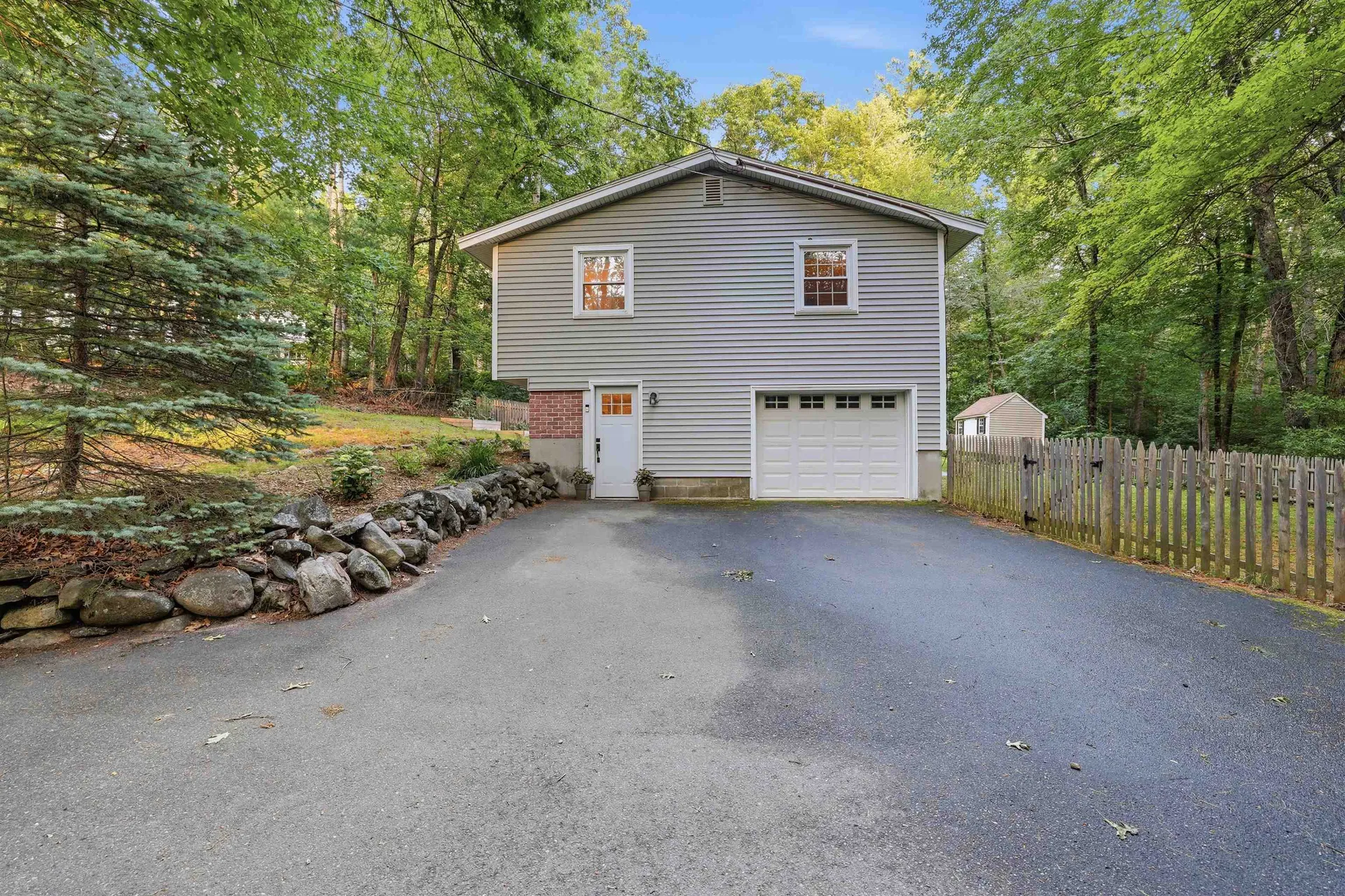 65 Londonderry Street Windham NH 03053