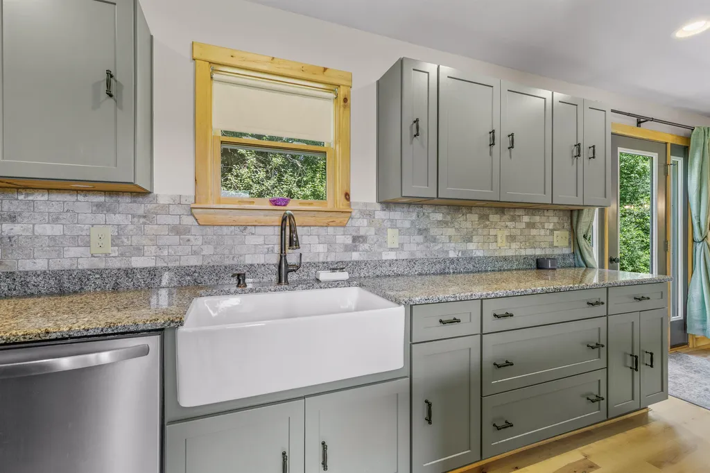 1662 Latham Road Thetford VT 05043