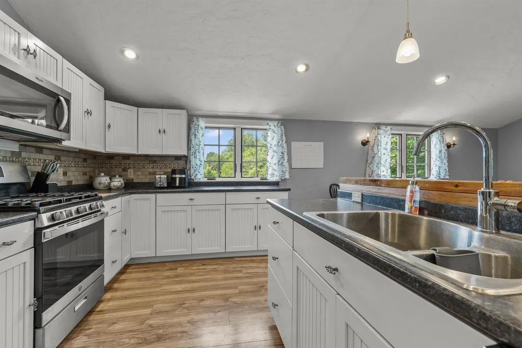1662 Latham Road Thetford VT 05043