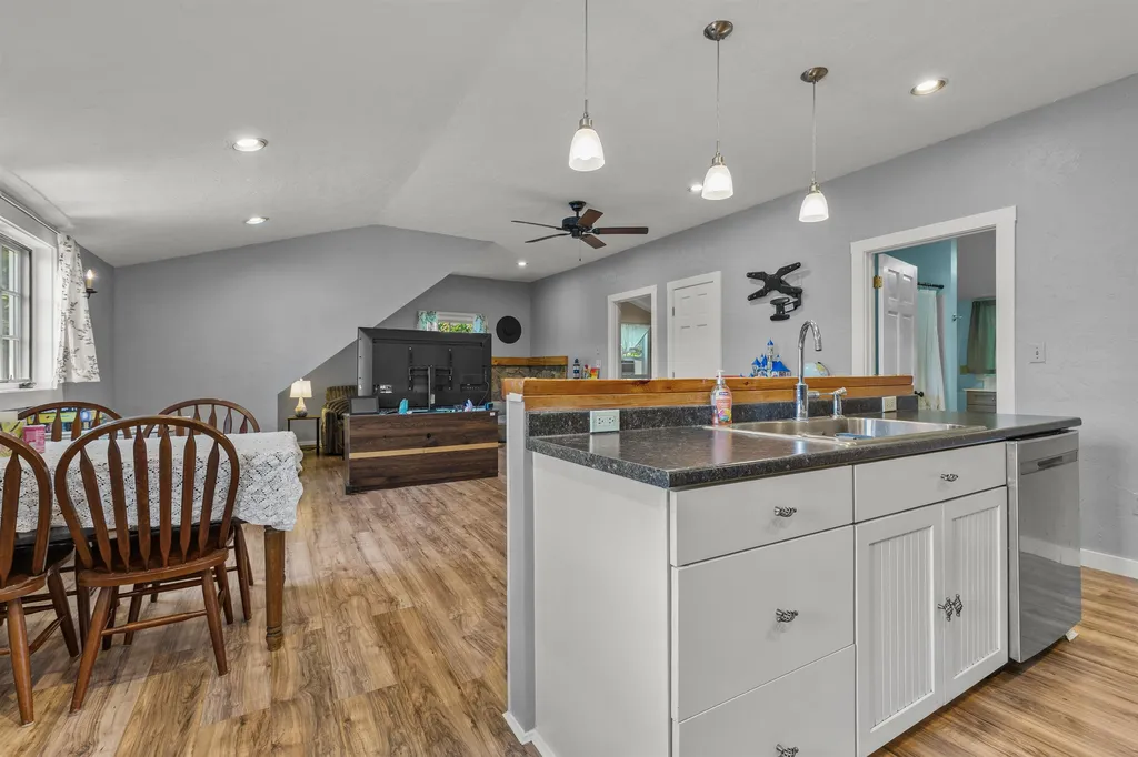 1662 Latham Road Thetford VT 05043