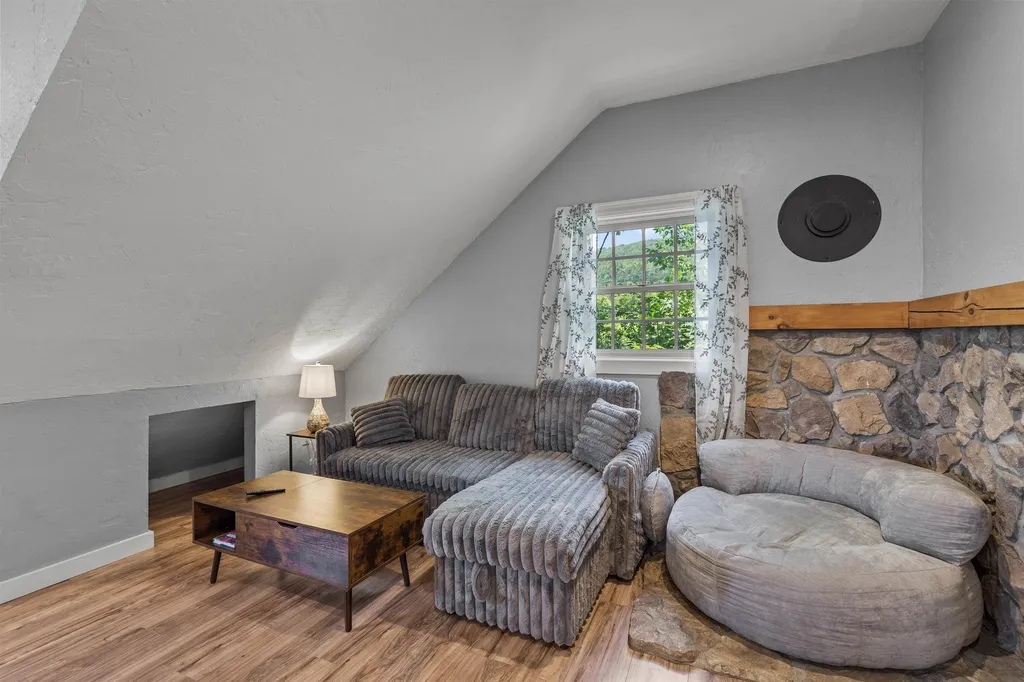 1662 Latham Road Thetford VT 05043