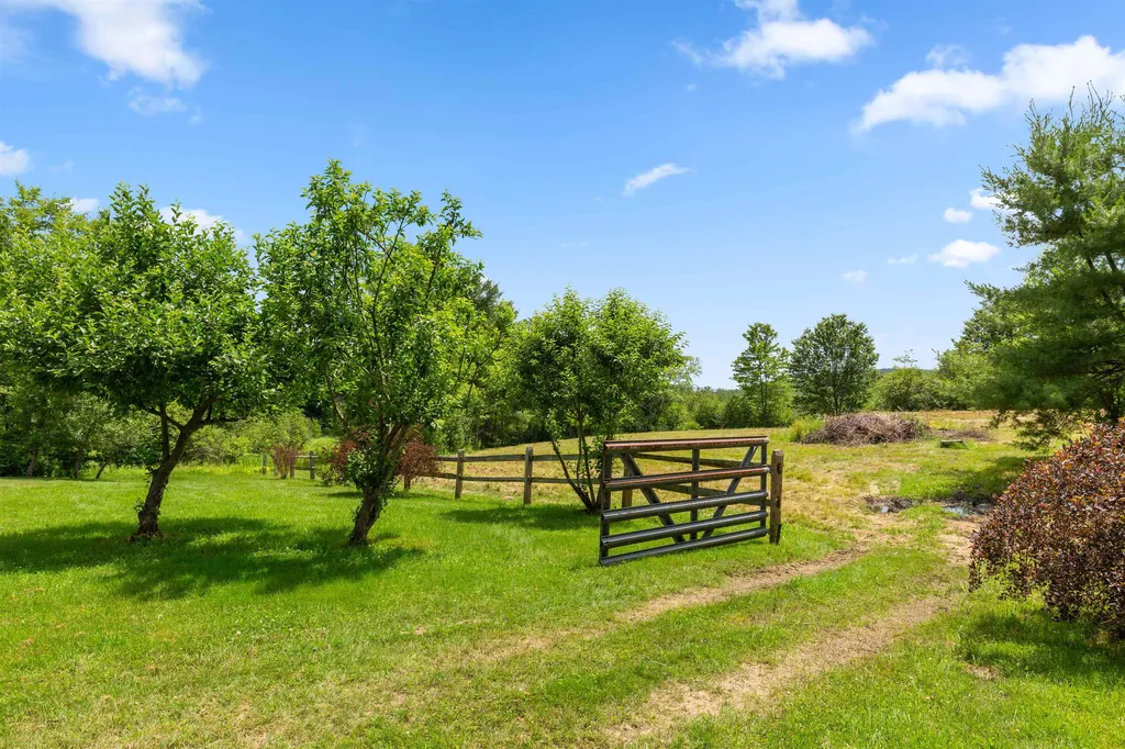 1662 Latham Road Thetford VT 05043