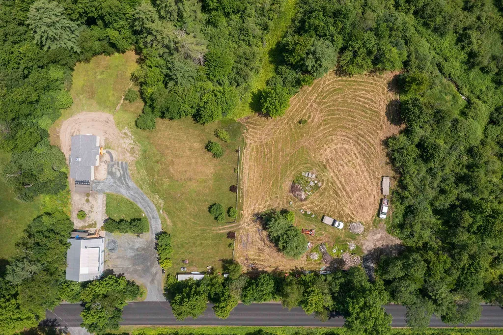 1662 Latham Road Thetford VT 05043