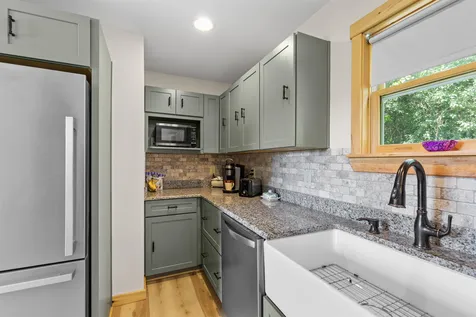 1662 Latham Road Thetford VT 05043