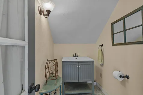 1662 Latham Road Thetford VT 05043