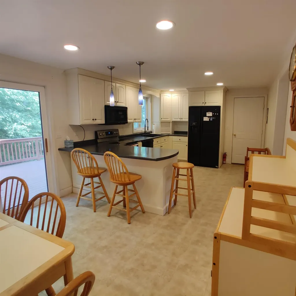 13 Snowdrop Lane Litchfield NH 03052