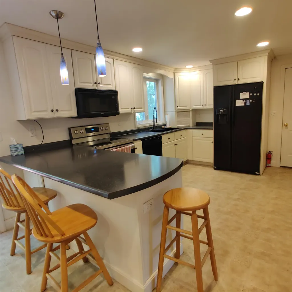 13 Snowdrop Lane Litchfield NH 03052