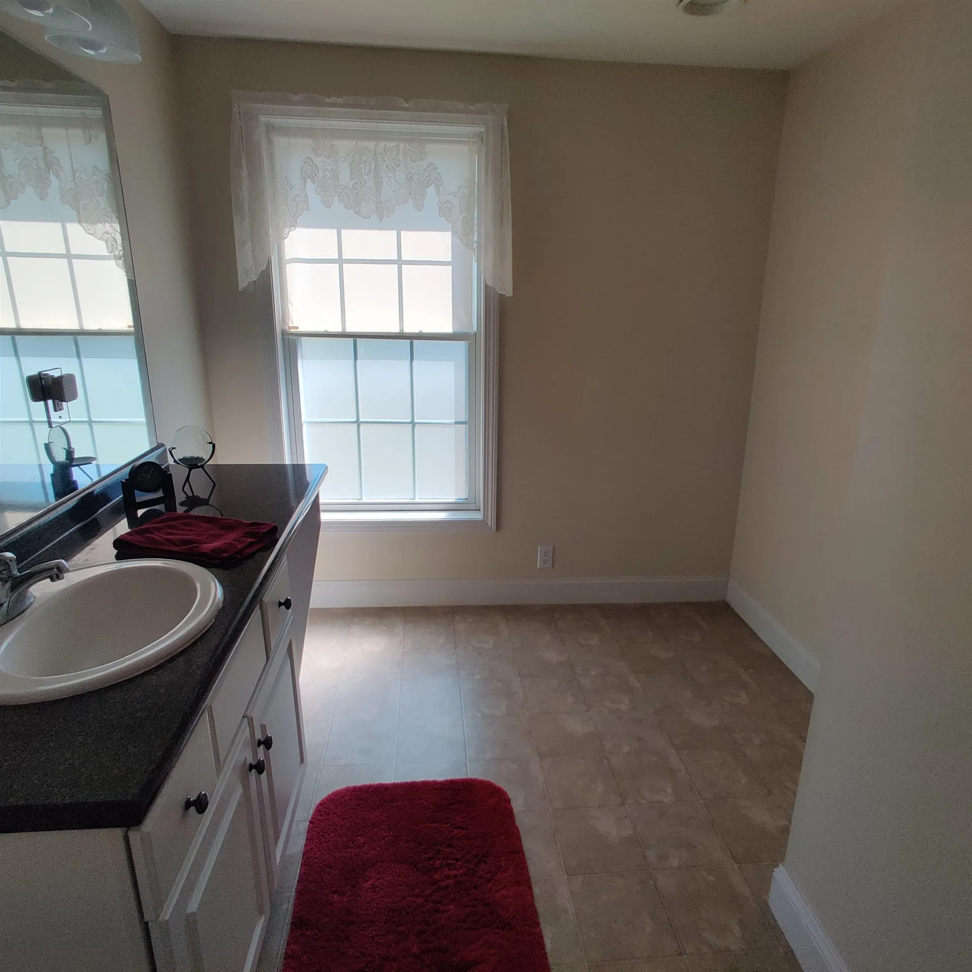 13 Snowdrop Lane Litchfield NH 03052