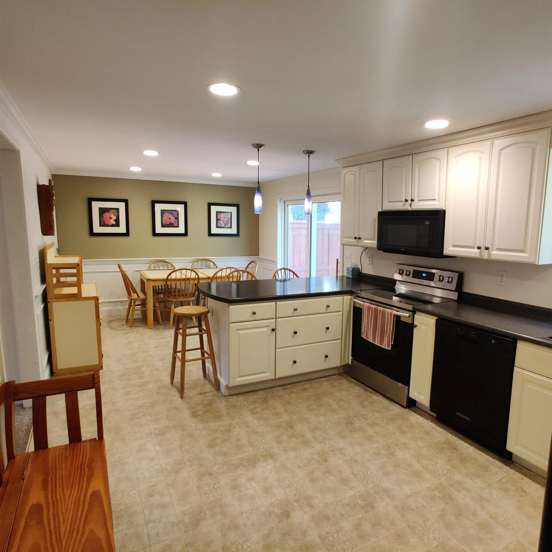 13 Snowdrop Lane Litchfield NH 03052