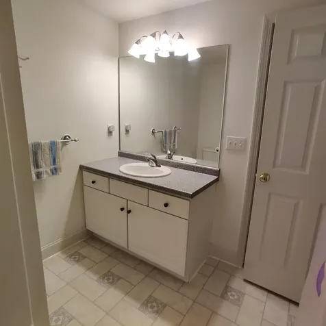 13 Snowdrop Lane Litchfield NH 03052
