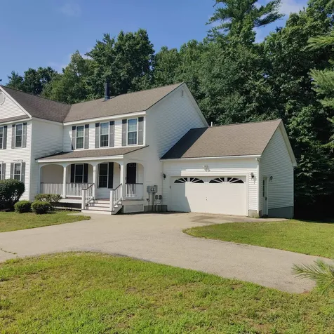 13 Snowdrop Lane Litchfield NH 03052