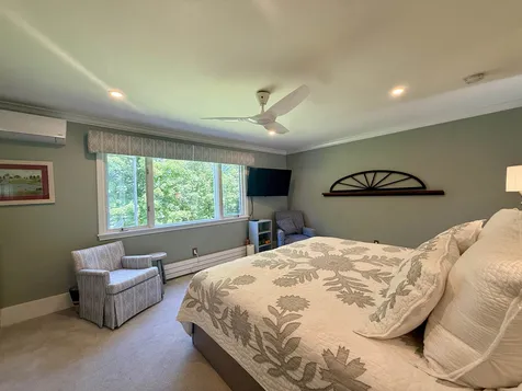 74 Hilltop Place New London NH 03257