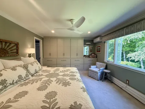74 Hilltop Place New London NH 03257