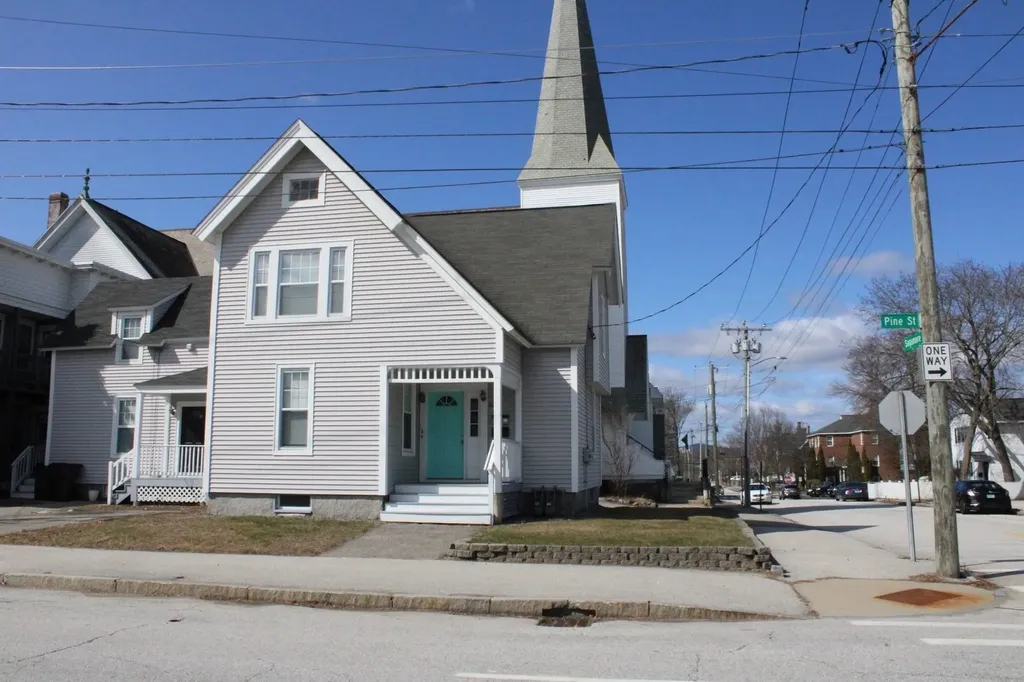 644 Pine Street Manchester NH 03104