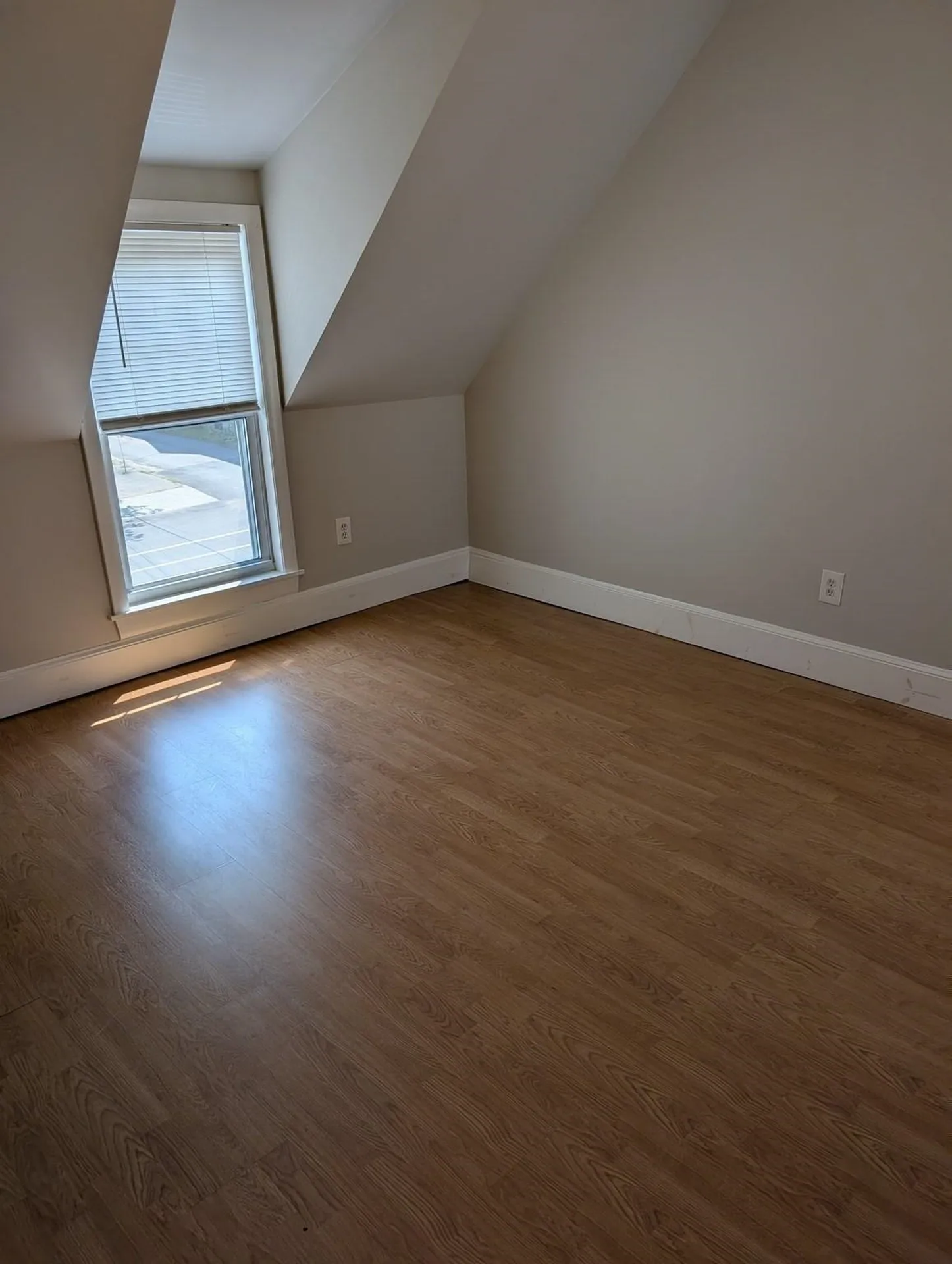 644 Pine Street Manchester NH 03104