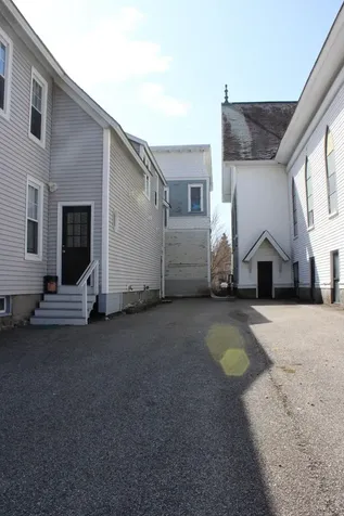 644 Pine Street Manchester NH 03104