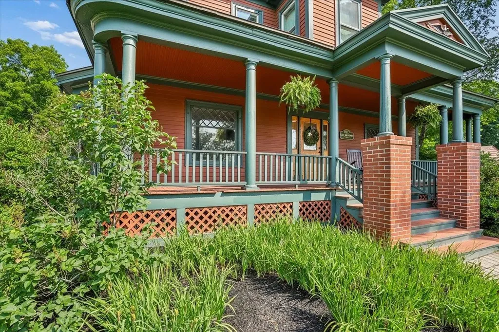 102 East Broadway Derry NH 03038