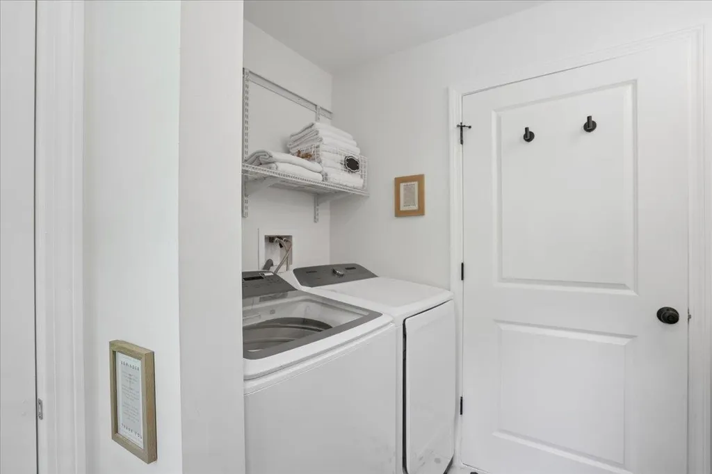 102 East Broadway Derry NH 03038