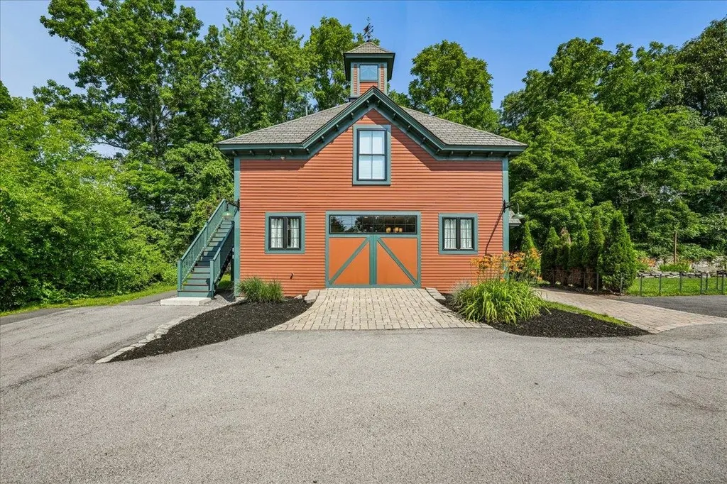 102 East Broadway Derry NH 03038