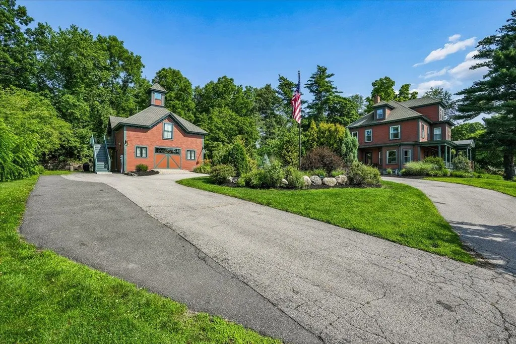 102 East Broadway Derry NH 03038
