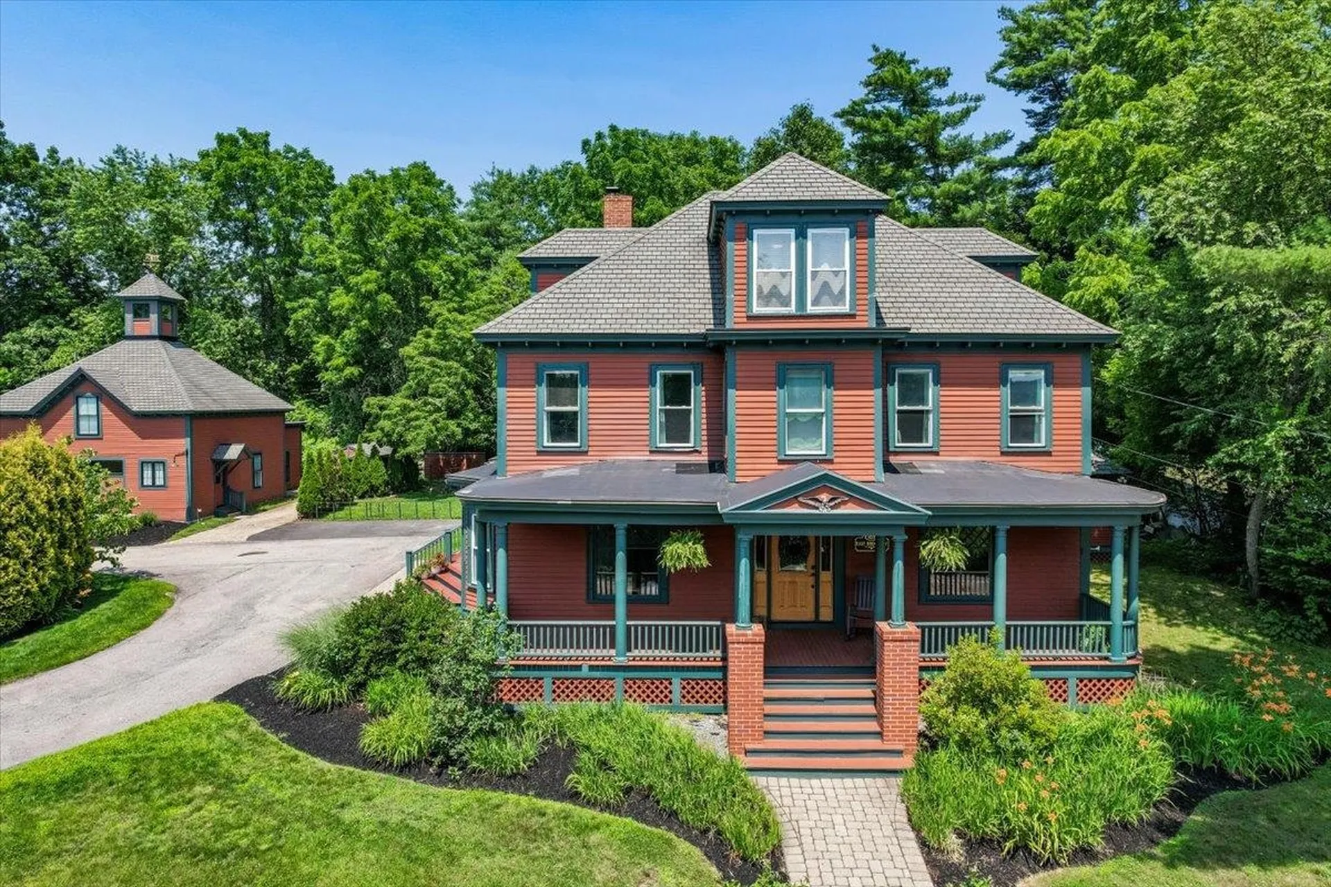 102 East Broadway Derry NH 03038