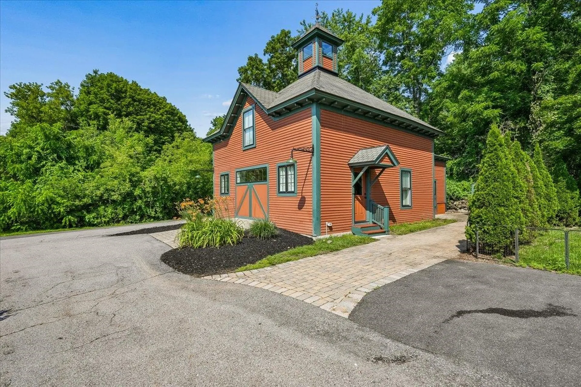 102 East Broadway Derry NH 03038