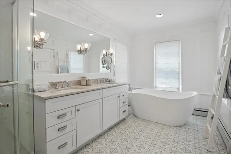 102 East Broadway Derry NH 03038