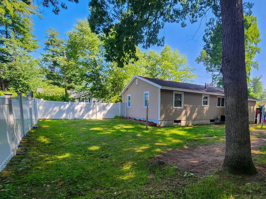 37 Damon Avenue Nashua NH 03064